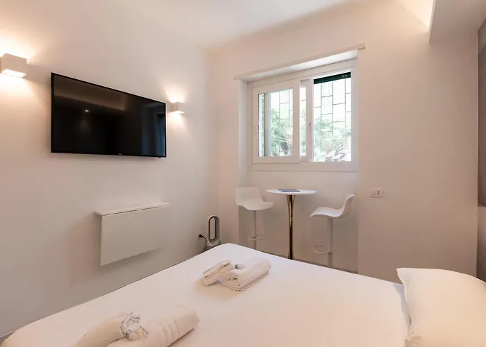 Apartment Chiesa Russa